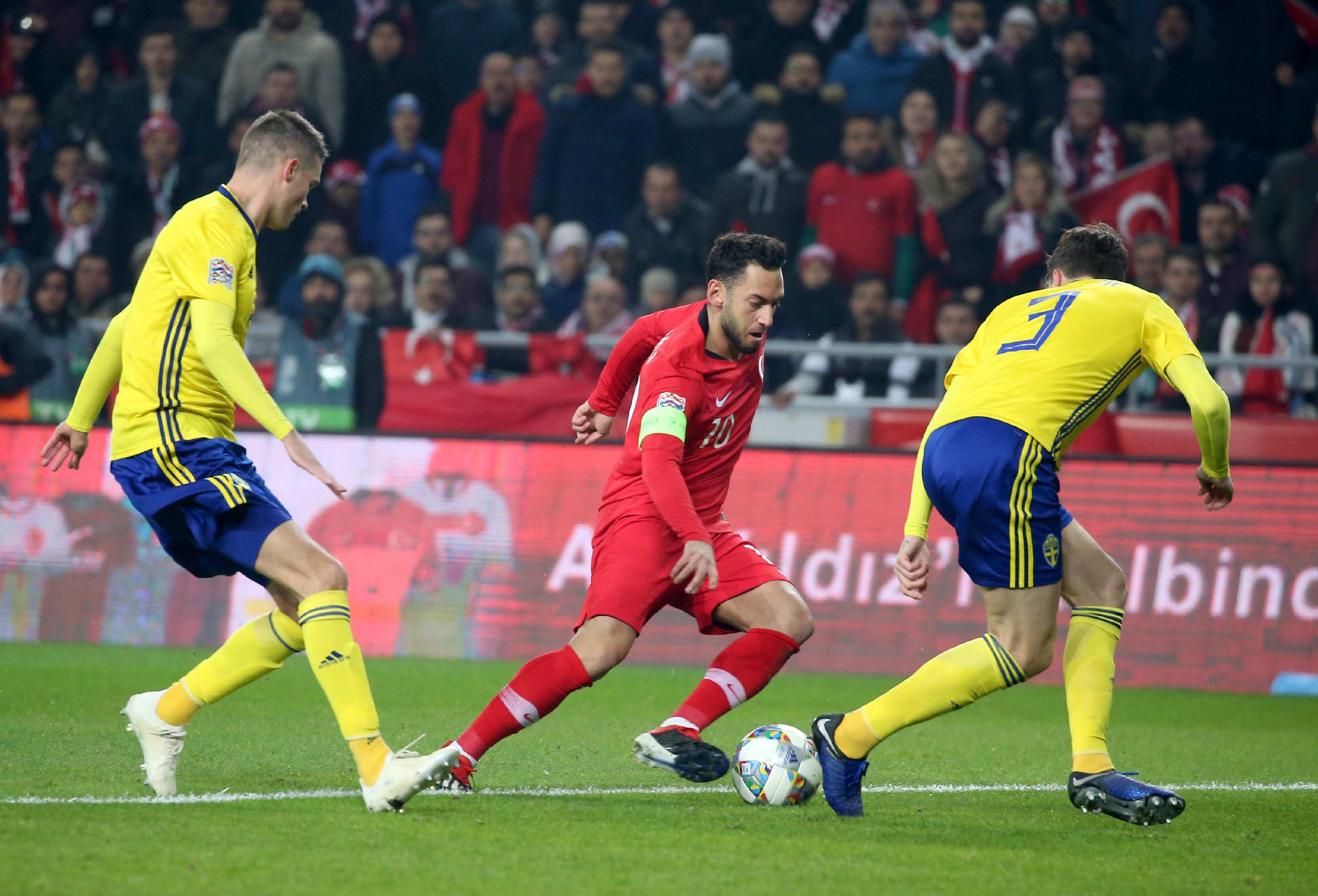 国米防线再 国米防线再