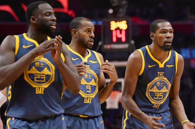 皮尔斯在洛 皮尔斯在洛