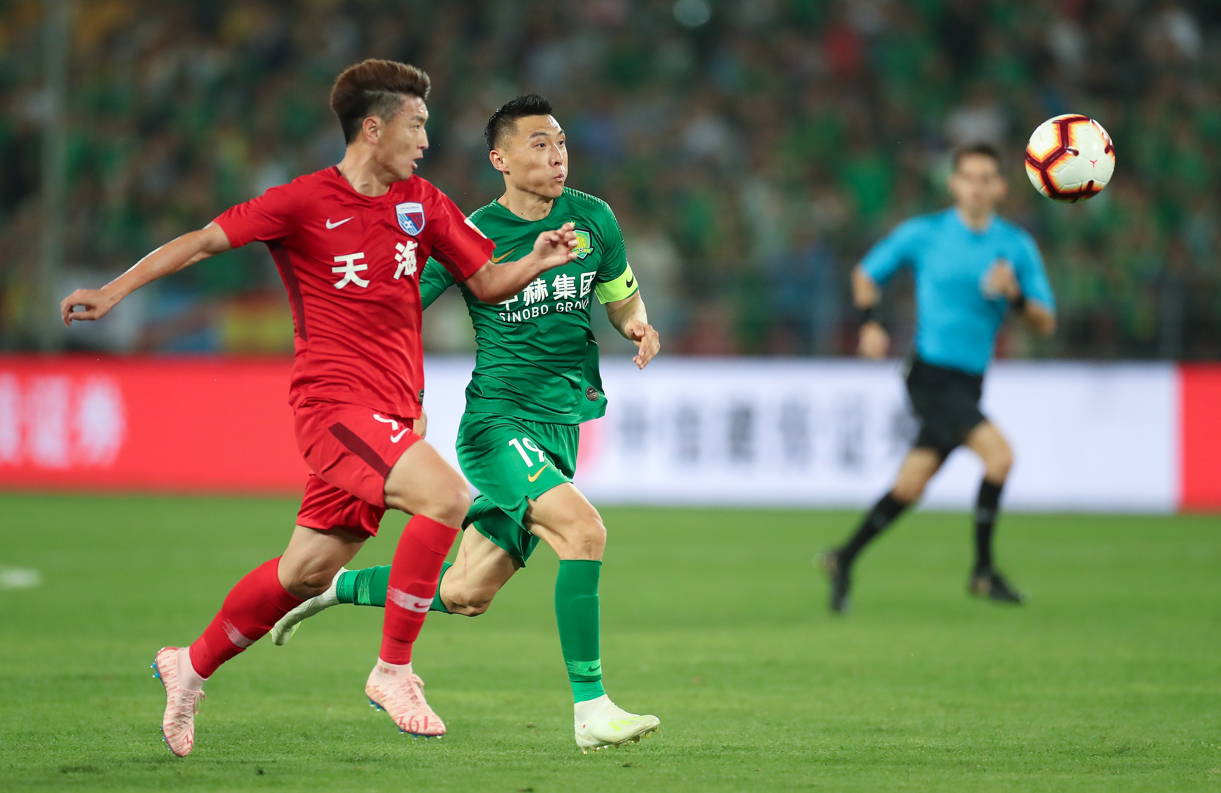 锋与中场覆 锋与中场覆