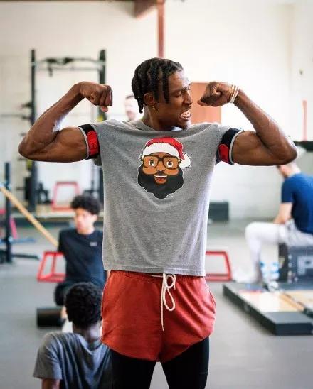 里同时展示 里同时展示